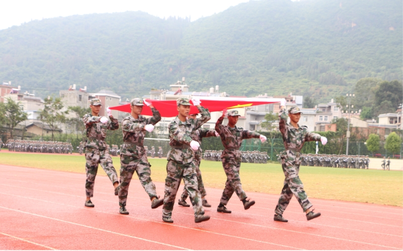 国旗方阵入场.jpg 国旗方阵入场.jpg