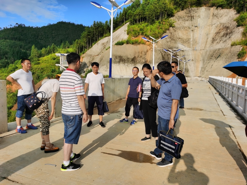 参观三明水库.jpg 参观三明水库.jpg