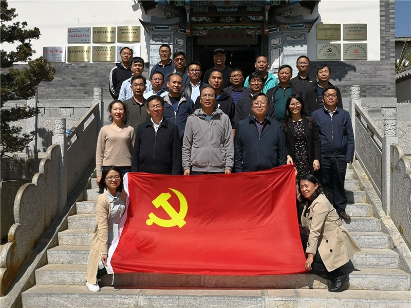 合影留念.jpg 合影留念.jpg