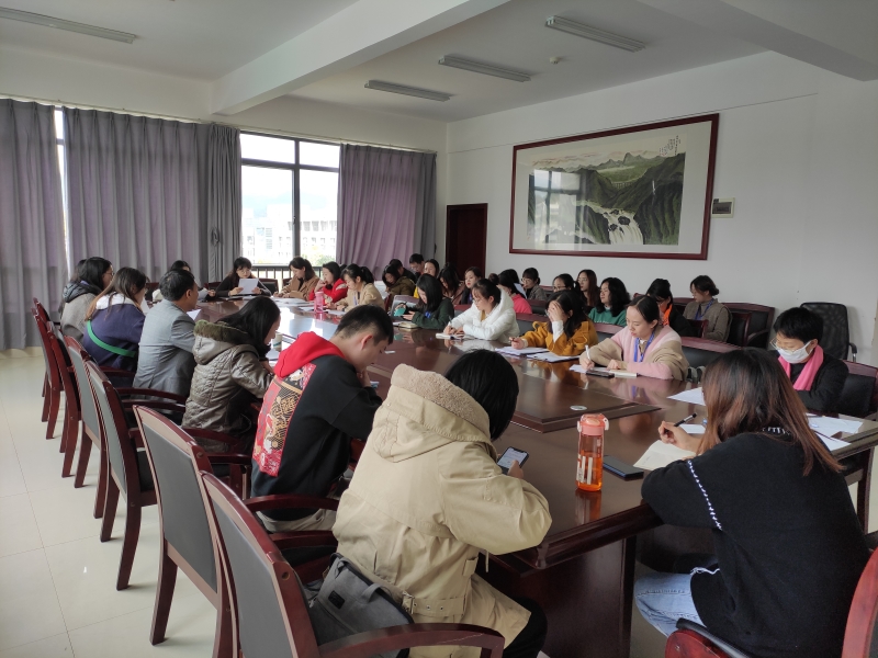 参会的辅导员.jpg 参会的辅导员.jpg