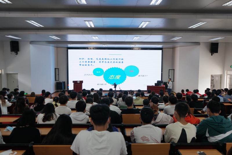 青年讲坛1(1).jpg 青年讲坛1(1).jpg