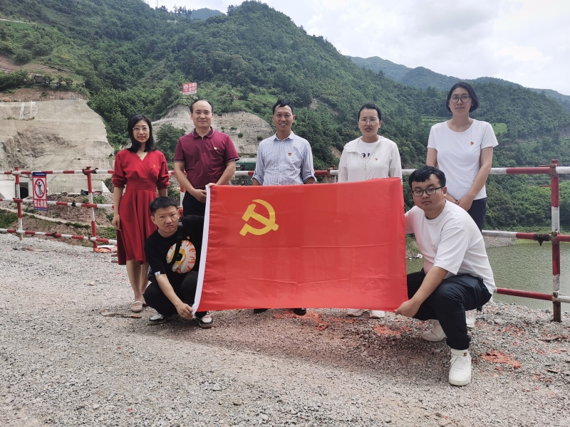 1 封面.jpg 1 封面.jpg
